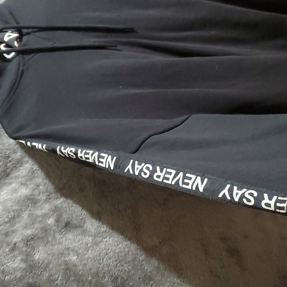 Sweater - Picture 2 of 9